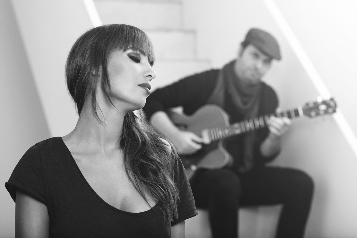 Nadine Jeanne Germann und Florian Perfler from Ugetsu play one of there songs